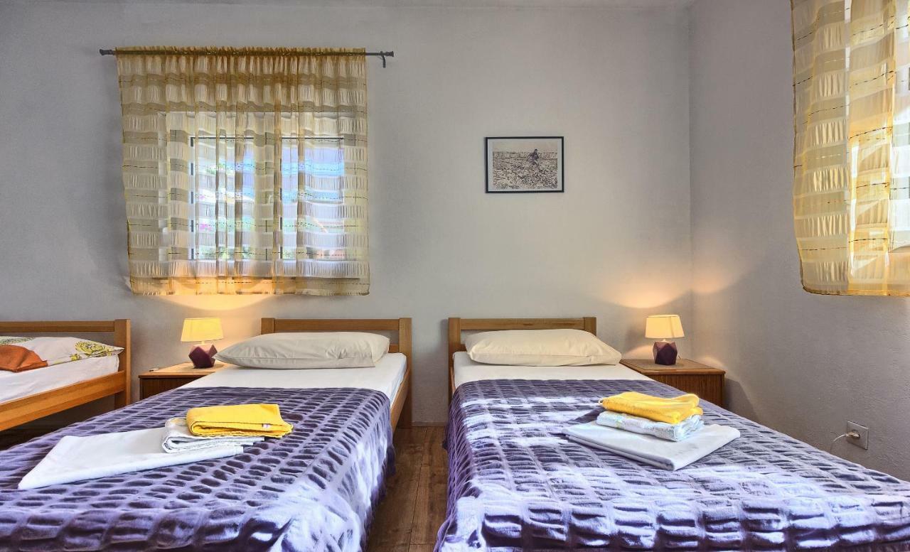 Apartments Milenka トロギール エクステリア 写真