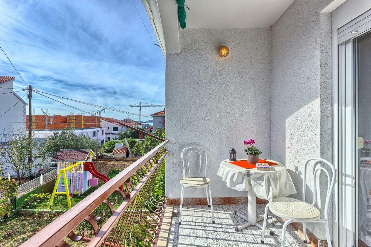 Apartments Milenka トロギール エクステリア 写真