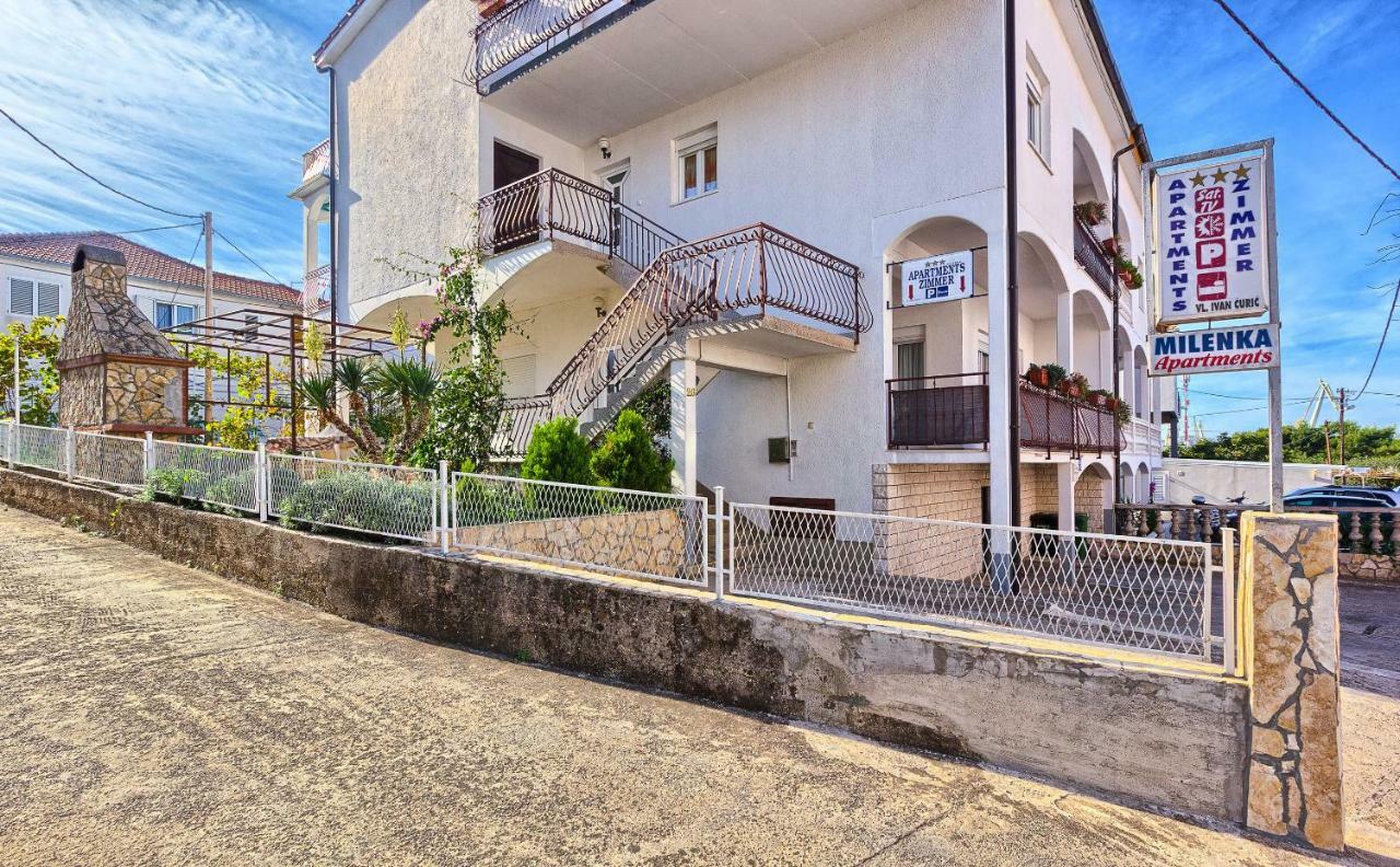 Apartments Milenka トロギール エクステリア 写真