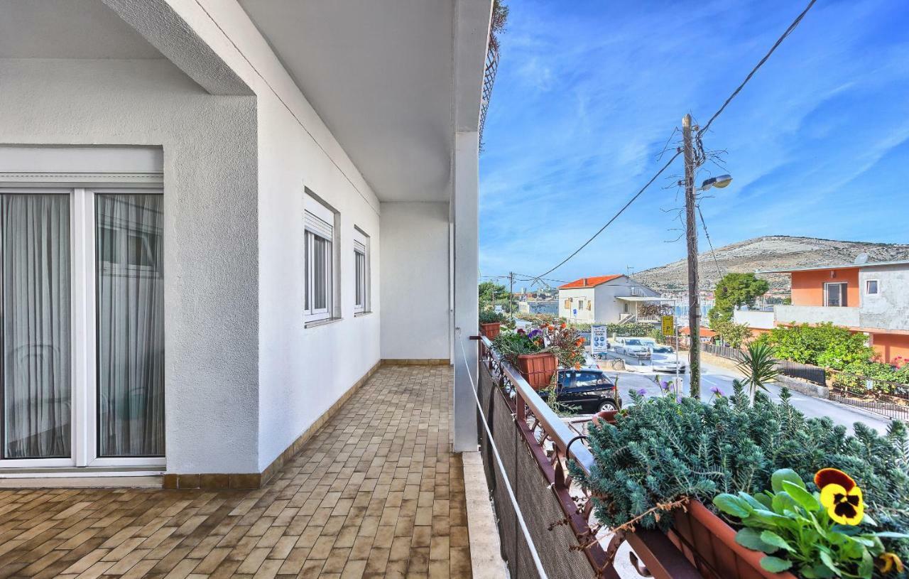 Apartments Milenka トロギール エクステリア 写真